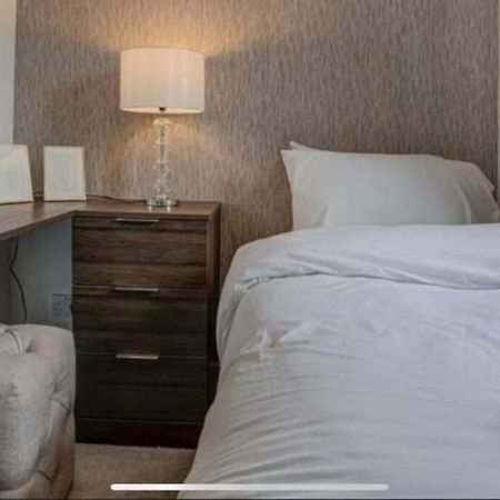 Luxury 4 Bedroom House Manchester Esterno foto