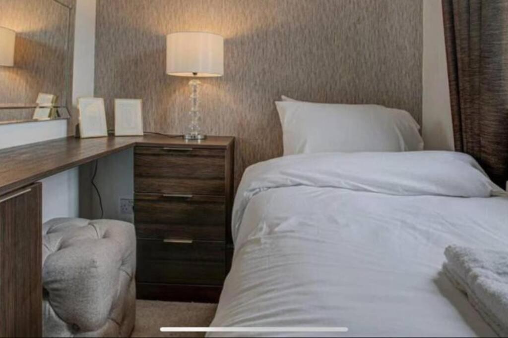 Luxury 4 Bedroom House Manchester Esterno foto
