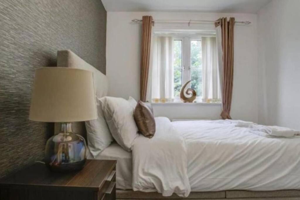Luxury 4 Bedroom House Manchester Esterno foto