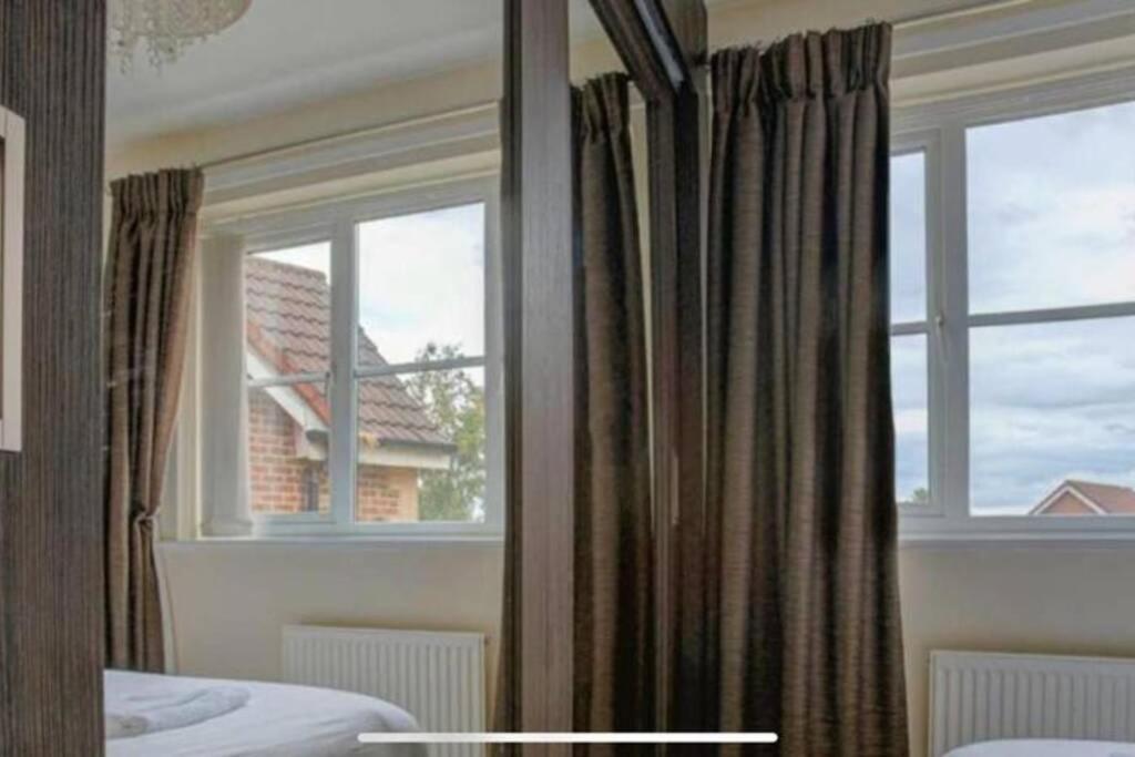 Luxury 4 Bedroom House Manchester Esterno foto